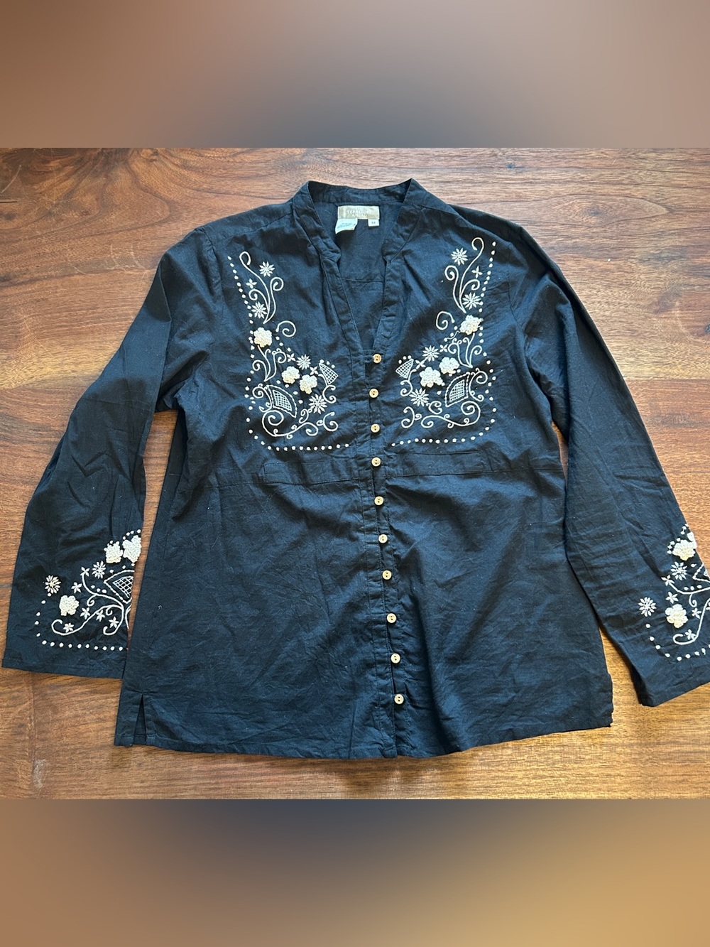 Territory Ahead Shirt Women's Medium Black Embroidered Button Up Shirt Blouse